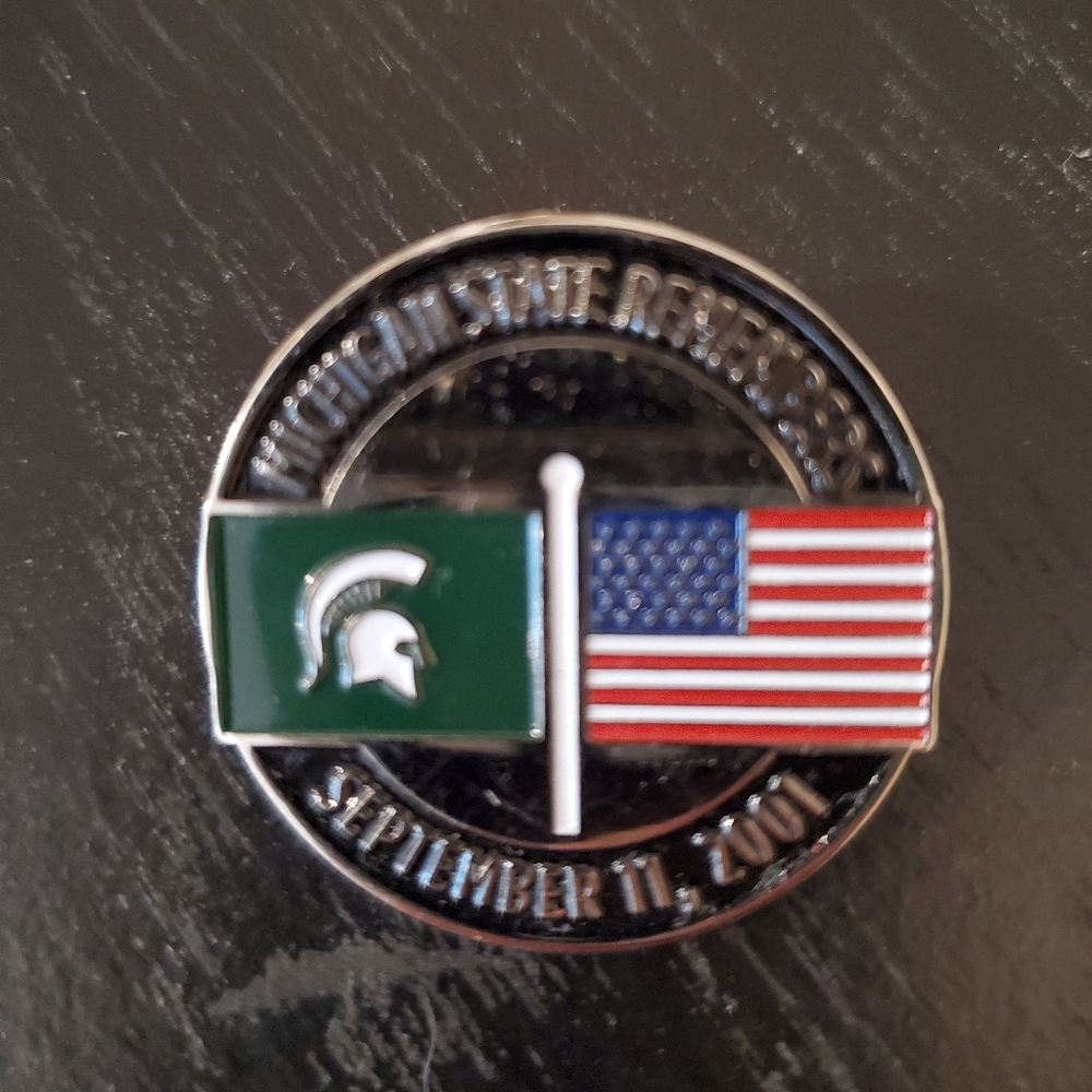 Commerative 911 Pin - Picture 3 of 3